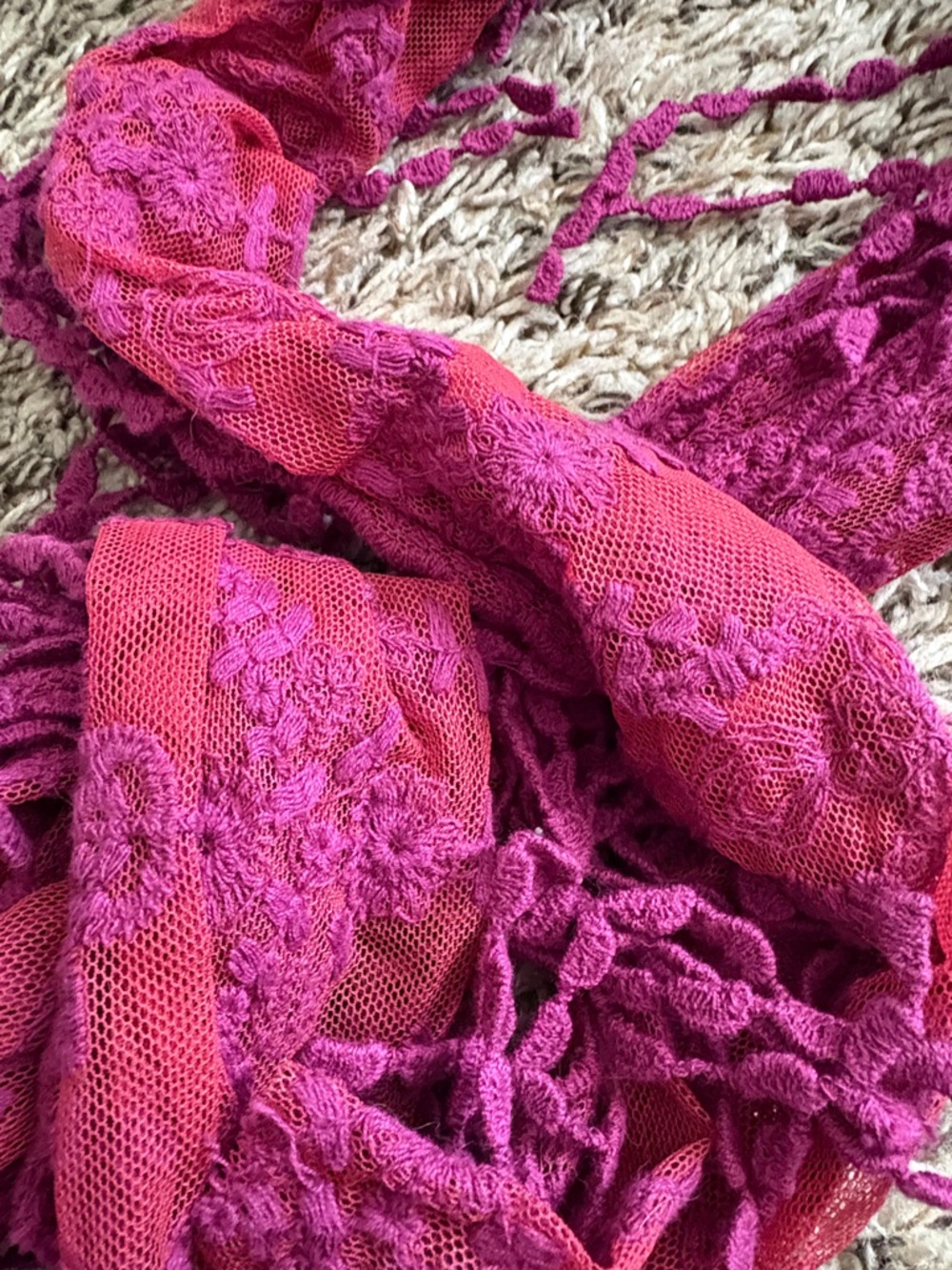 Scarfs - Picture 2 of 5